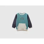 Warm sweatshirt with kangaroo pocket