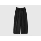Wide cropped corduroy trousers